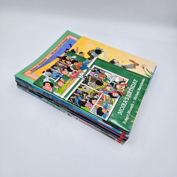 Robert Munsch Book Lot 11 Books Paperback 1987 - 2012 Read - Picture 13 of 16